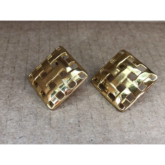Butler Gold Tone Square Stud Earrings W/Basket Weave Gingham Plaid Design - Picture 7 of 7